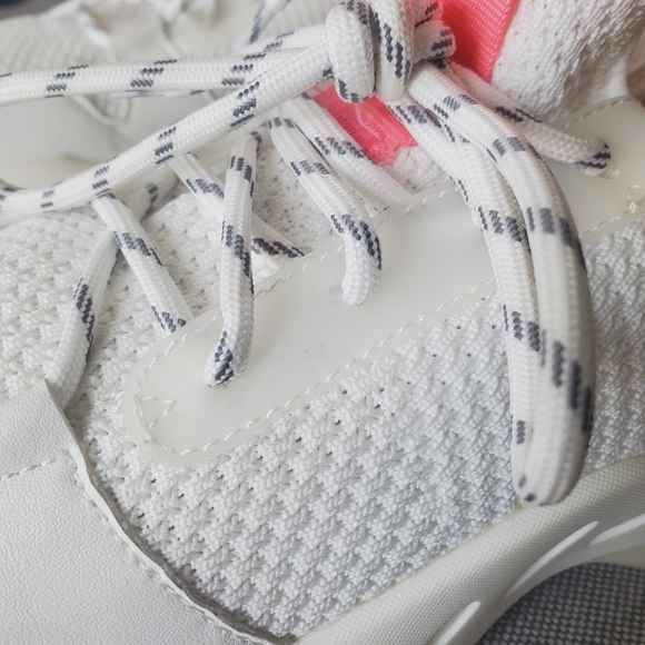 Steve Madden GAURI Dad Sneaker Off-White knit/Hot pink platforms athletic - Picture 12 of 15